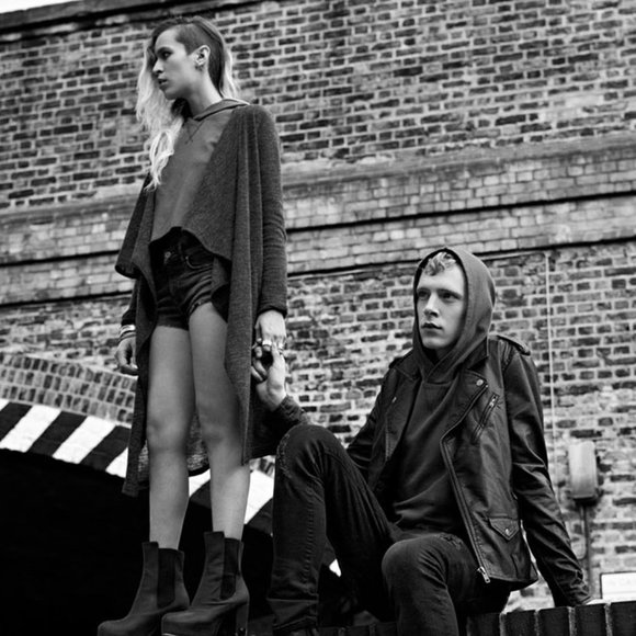 Divided (H&M) Men's Skate Board Culture Patterned Short Sleeve Summer Shirt - Picture 13 of 17